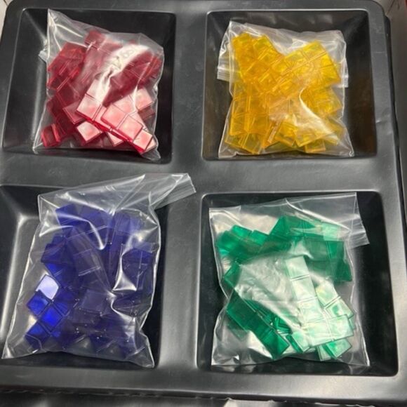 Blokus Game 2005 Educational Insights COMPLETE - Picture 3 of 6